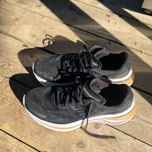 Saucony Men’s Endorphin Shift 3 - Nylon Plates Running Shoe